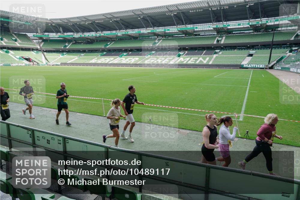 13.09.2026 - 21. swb-Marathon Bremen Michael Burmester http://msf.ph/oto/10489117 13.09.2026 10:40:47 Laufen im Stadion 10138, 10155, 10156, 10163, 10169, 10213, 10217, 10234, 10247, 10279, 10280, 10299, 10313, 10314, 10321, 10354, 10386, 10399, 10406, 10414, 10417, 10419, 10424, 10435, 10455, 10483, 10484, 10493, 10501, 10527, 10545, 10556, 10570, 10576, 10580, 10582, 10586, 10599, 10611, 10616, 10644, 10653, 10660, 10694, 10696, 10705, 10706, 10712, 10719, 10722, 10737, 10743, 10751, 10766, 10768, 10804, 10859, 11043, 11239 meine-sportfotos.de