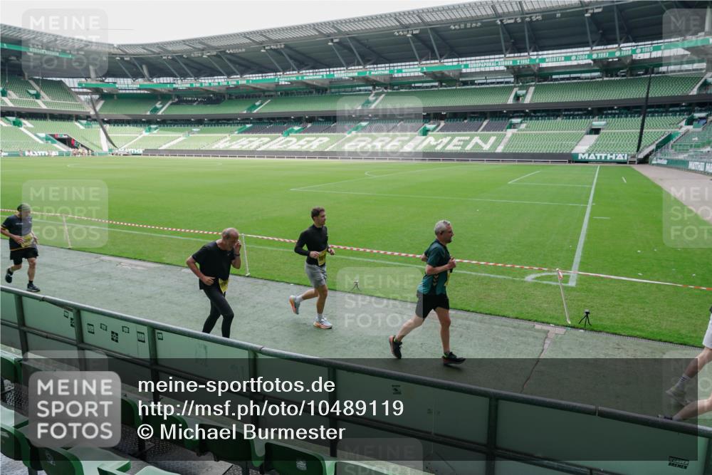 13.09.2026 - 21. swb-Marathon Bremen Michael Burmester http://msf.ph/oto/10489119 13.09.2026 10:40:49 Laufen im Stadion 10138, 10155, 10156, 10163, 10169, 10213, 10234, 10247, 10279, 10280, 10299, 10313, 10314, 10321, 10354, 10386, 10399, 10406, 10414, 10417, 10419, 10424, 10435, 10455, 10483, 10484, 10493, 10501, 10527, 10545, 10556, 10570, 10576, 10580, 10582, 10586, 10599, 10611, 10616, 10644, 10653, 10660, 10694, 10696, 10705, 10706, 10712, 10719, 10722, 10737, 10743, 10751, 10766, 10768, 10776, 10804, 10859, 11043, 11239 meine-sportfotos.de