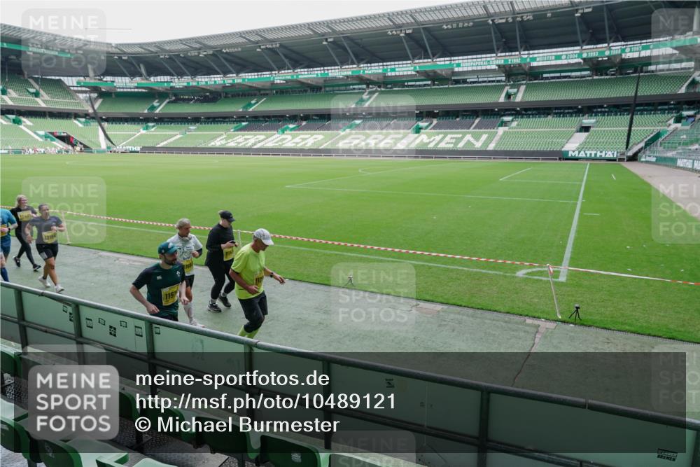 13.09.2026 - 21. swb-Marathon Bremen Michael Burmester http://msf.ph/oto/10489121 13.09.2026 10:40:54 Laufen im Stadion 10155, 10156, 10163, 10169, 10213, 10234, 10247, 10279, 10280, 10299, 10313, 10321, 10354, 10386, 10399, 10406, 10414, 10417, 10419, 10424, 10435, 10455, 10483, 10484, 10493, 10501, 10527, 10545, 10547, 10556, 10570, 10576, 10580, 10582, 10586, 10599, 10611, 10616, 10644, 10653, 10660, 10694, 10696, 10705, 10706, 10712, 10719, 10722, 10737, 10743, 10751, 10766, 10768, 10776, 10804, 10859, 11043, 11239 meine-sportfotos.de