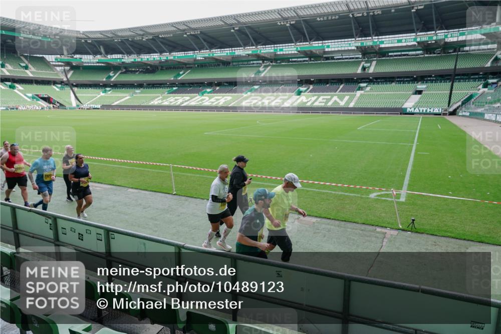 13.09.2026 - 21. swb-Marathon Bremen Michael Burmester http://msf.ph/oto/10489123 13.09.2026 10:40:55 Laufen im Stadion 10155, 10156, 10163, 10169, 10213, 10234, 10247, 10279, 10280, 10299, 10313, 10321, 10354, 10386, 10399, 10406, 10414, 10417, 10419, 10424, 10435, 10455, 10483, 10484, 10493, 10501, 10527, 10545, 10547, 10556, 10570, 10576, 10580, 10582, 10586, 10599, 10611, 10616, 10644, 10653, 10660, 10694, 10696, 10705, 10706, 10712, 10719, 10722, 10737, 10743, 10751, 10766, 10768, 10776, 10804, 10859, 10889, 11043, 11239 meine-sportfotos.de