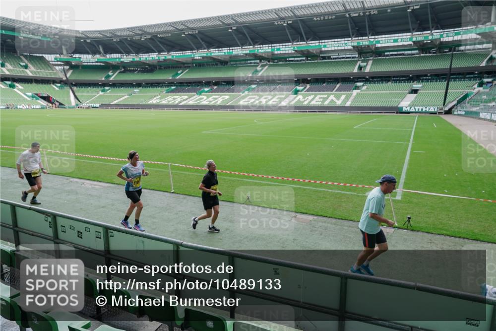 13.09.2026 - 21. swb-Marathon Bremen Michael Burmester http://msf.ph/oto/10489133 13.09.2026 10:41:04 Laufen im Stadion 10155, 10156, 10163, 10169, 10213, 10234, 10247, 10299, 10313, 10321, 10354, 10386, 10399, 10406, 10414, 10417, 10419, 10422, 10424, 10435, 10455, 10461, 10462, 10483, 10484, 10527, 10545, 10547, 10570, 10580, 10582, 10586, 10599, 10611, 10644, 10653, 10694, 10696, 10705, 10706, 10719, 10722, 10737, 10751, 10766, 10768, 10776, 10804, 10859, 10889, 11043, 11239 meine-sportfotos.de