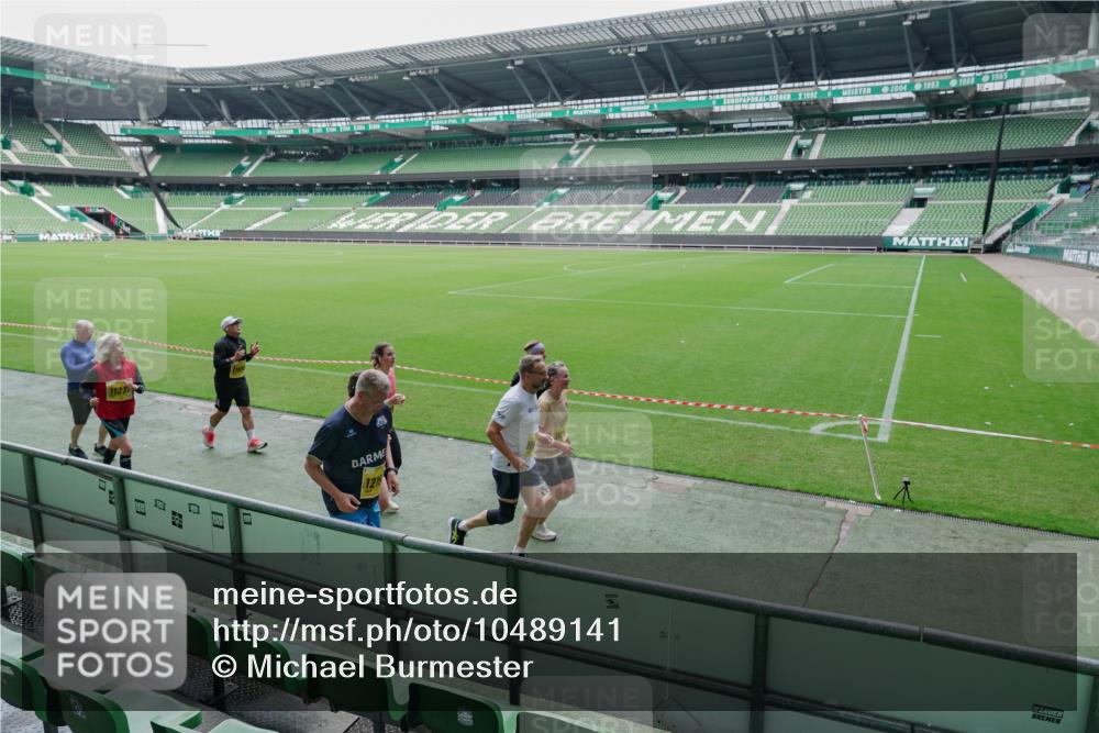 13.09.2026 - 21. swb-Marathon Bremen Michael Burmester http://msf.ph/oto/10489141 13.09.2026 10:41:13 Laufen im Stadion 10155, 10156, 10163, 10169, 10213, 10234, 10247, 10299, 10313, 10321, 10354, 10386, 10399, 10406, 10414, 10417, 10419, 10422, 10424, 10435, 10455, 10461, 10462, 10483, 10484, 10527, 10545, 10546, 10547, 10570, 10582, 10586, 10599, 10611, 10644, 10653, 10694, 10696, 10705, 10706, 10719, 10722, 10737, 10751, 10766, 10768, 10776, 10804, 10859, 10889, 10909, 10963, 10977, 11043, 11239 meine-sportfotos.de