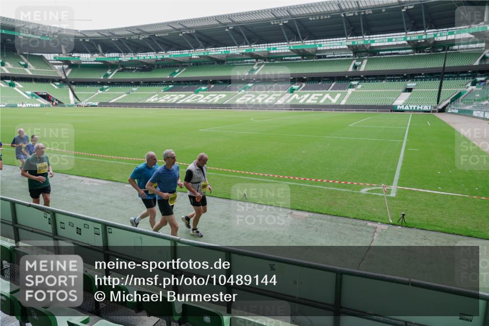 13.09.2026 - 21. swb-Marathon Bremen Michael Burmester http://msf.ph/oto/10489144 13.09.2026 10:41:20 Laufen im Stadion 10155, 10156, 10163, 10169, 10213, 10247, 10299, 10313, 10321, 10354, 10386, 10399, 10406, 10414, 10417, 10419, 10422, 10424, 10435, 10455, 10461, 10462, 10483, 10519, 10527, 10545, 10546, 10547, 10570, 10582, 10586, 10599, 10611, 10644, 10653, 10694, 10696, 10705, 10706, 10719, 10722, 10751, 10766, 10768, 10776, 10804, 10859, 10889, 10909, 10963, 10977, 11043, 11239 meine-sportfotos.de