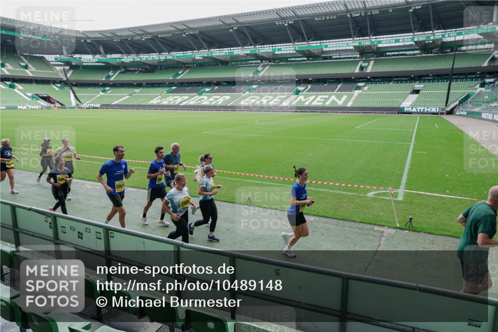 13.09.2026 - 21. swb-Marathon Bremen Michael Burmester http://msf.ph/oto/10489148 13.09.2026 10:41:23 Laufen im Stadion 10155, 10156, 10163, 10169, 10213, 10247, 10299, 10313, 10321, 10354, 10386, 10399, 10406, 10414, 10417, 10419, 10422, 10424, 10435, 10455, 10461, 10462, 10483, 10519, 10527, 10545, 10546, 10547, 10570, 10582, 10586, 10599, 10611, 10644, 10653, 10694, 10696, 10705, 10706, 10719, 10722, 10751, 10766, 10768, 10776, 10804, 10859, 10889, 10909, 10963, 10977, 11043, 11239 meine-sportfotos.de