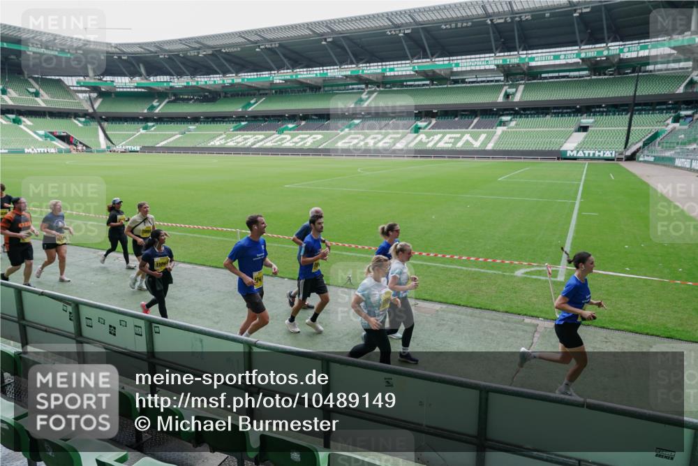 13.09.2026 - 21. swb-Marathon Bremen Michael Burmester http://msf.ph/oto/10489149 13.09.2026 10:41:24 Laufen im Stadion 10155, 10156, 10163, 10169, 10213, 10247, 10299, 10313, 10321, 10354, 10386, 10399, 10406, 10414, 10417, 10419, 10422, 10424, 10435, 10455, 10461, 10462, 10483, 10519, 10527, 10545, 10546, 10547, 10570, 10582, 10586, 10599, 10611, 10644, 10653, 10694, 10696, 10705, 10706, 10719, 10722, 10751, 10766, 10768, 10776, 10804, 10859, 10889, 10909, 10963, 10977, 11043, 11239 meine-sportfotos.de