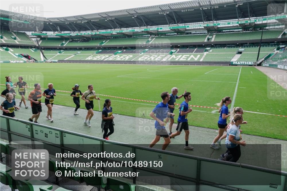 13.09.2026 - 21. swb-Marathon Bremen Michael Burmester http://msf.ph/oto/10489150 13.09.2026 10:41:25 Laufen im Stadion 10155, 10156, 10163, 10169, 10213, 10247, 10299, 10313, 10321, 10354, 10386, 10399, 10406, 10414, 10417, 10419, 10422, 10424, 10435, 10455, 10461, 10462, 10483, 10519, 10527, 10545, 10546, 10547, 10570, 10582, 10586, 10599, 10611, 10644, 10653, 10694, 10696, 10705, 10706, 10719, 10722, 10751, 10766, 10768, 10776, 10804, 10859, 10889, 10909, 10963, 10977, 11043, 11084, 11085, 11239 meine-sportfotos.de