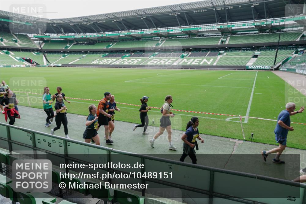 13.09.2026 - 21. swb-Marathon Bremen Michael Burmester http://msf.ph/oto/10489151 13.09.2026 10:41:26 Laufen im Stadion 10155, 10156, 10163, 10169, 10213, 10247, 10299, 10313, 10321, 10354, 10386, 10399, 10406, 10414, 10417, 10419, 10422, 10424, 10435, 10455, 10461, 10462, 10483, 10519, 10527, 10545, 10546, 10547, 10570, 10582, 10586, 10611, 10644, 10653, 10694, 10696, 10705, 10706, 10719, 10722, 10751, 10766, 10768, 10776, 10804, 10859, 10889, 10909, 10963, 10977, 11043, 11084, 11085, 11239 meine-sportfotos.de