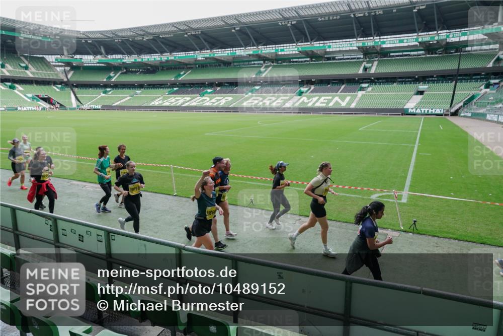 13.09.2026 - 21. swb-Marathon Bremen Michael Burmester http://msf.ph/oto/10489152 13.09.2026 10:41:26 Laufen im Stadion 10155, 10156, 10163, 10169, 10213, 10247, 10299, 10313, 10321, 10354, 10386, 10399, 10406, 10414, 10417, 10419, 10422, 10424, 10435, 10455, 10461, 10462, 10483, 10519, 10527, 10545, 10546, 10547, 10570, 10582, 10586, 10611, 10644, 10653, 10694, 10696, 10705, 10706, 10719, 10722, 10751, 10766, 10768, 10776, 10804, 10859, 10889, 10909, 10963, 10977, 11043, 11084, 11085, 11239 meine-sportfotos.de