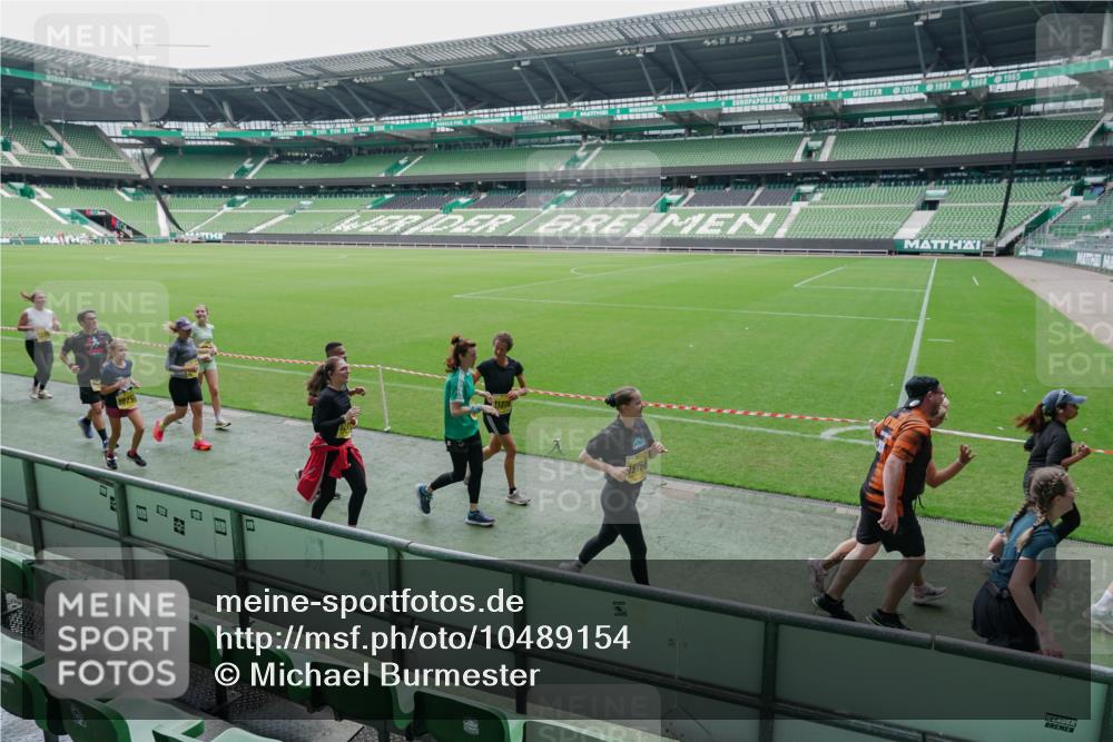 13.09.2026 - 21. swb-Marathon Bremen Michael Burmester http://msf.ph/oto/10489154 13.09.2026 10:41:28 Laufen im Stadion 10155, 10156, 10163, 10169, 10213, 10247, 10299, 10313, 10321, 10354, 10396, 10399, 10406, 10414, 10417, 10419, 10422, 10424, 10435, 10455, 10461, 10462, 10483, 10519, 10527, 10545, 10546, 10547, 10570, 10582, 10586, 10611, 10644, 10653, 10694, 10696, 10705, 10706, 10719, 10722, 10751, 10766, 10768, 10776, 10804, 10859, 10889, 10909, 10963, 10977, 11043, 11084, 11085, 11239 meine-sportfotos.de