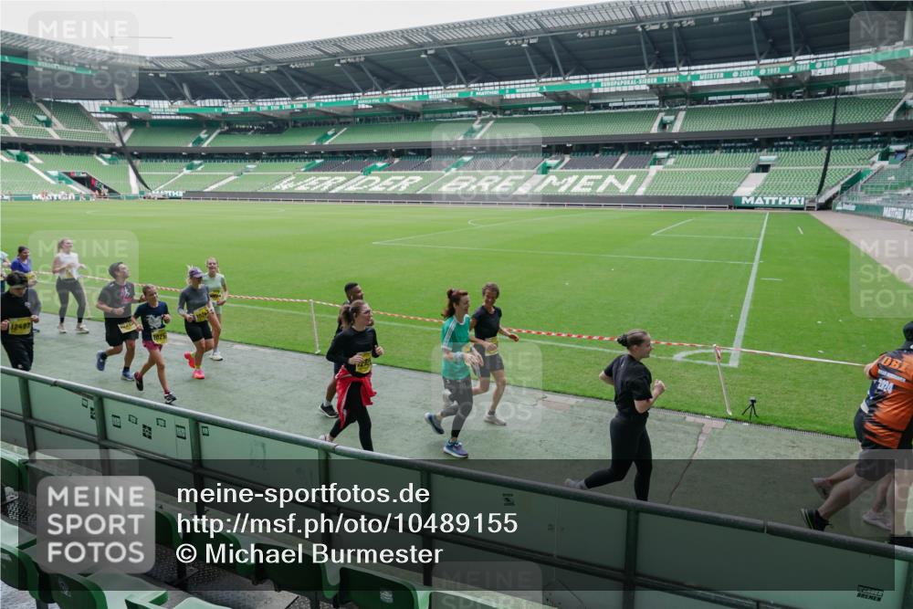 13.09.2026 - 21. swb-Marathon Bremen Michael Burmester http://msf.ph/oto/10489155 13.09.2026 10:41:28 Laufen im Stadion 10155, 10156, 10163, 10169, 10213, 10247, 10299, 10313, 10321, 10354, 10396, 10399, 10406, 10414, 10417, 10419, 10422, 10424, 10435, 10455, 10461, 10462, 10483, 10519, 10527, 10545, 10546, 10547, 10570, 10582, 10586, 10611, 10644, 10653, 10694, 10696, 10705, 10706, 10719, 10722, 10751, 10766, 10768, 10776, 10804, 10859, 10889, 10909, 10963, 10977, 11043, 11084, 11085, 11239 meine-sportfotos.de