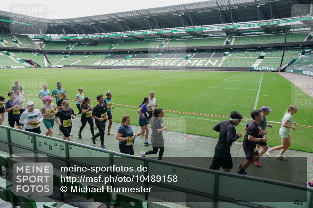 13.09.2026 - 21. swb-Marathon Bremen Michael Burmester http://msf.ph/oto/10489158 13.09.2026 10:41:32 Laufen im Stadion 10148, 10155, 10163, 10169, 10213, 10247, 10299, 10313, 10321, 10354, 10395, 10396, 10399, 10406, 10414, 10417, 10419, 10422, 10424, 10435, 10455, 10461, 10462, 10483, 10519, 10527, 10545, 10546, 10547, 10570, 10582, 10586, 10611, 10644, 10694, 10696, 10705, 10706, 10719, 10722, 10766, 10768, 10776, 10804, 10859, 10889, 10909, 10963, 10977, 11043, 11084, 11085, 11090, 11097, 11098, 11239 meine-sportfotos.de