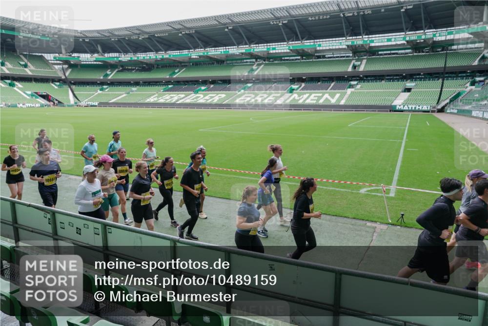 13.09.2026 - 21. swb-Marathon Bremen Michael Burmester http://msf.ph/oto/10489159 13.09.2026 10:41:32 Laufen im Stadion 10148, 10155, 10163, 10169, 10213, 10247, 10299, 10313, 10321, 10354, 10395, 10396, 10399, 10406, 10414, 10417, 10419, 10422, 10424, 10435, 10455, 10461, 10462, 10483, 10519, 10527, 10545, 10546, 10547, 10570, 10582, 10586, 10611, 10644, 10694, 10696, 10705, 10706, 10719, 10722, 10766, 10768, 10776, 10804, 10859, 10889, 10909, 10963, 10977, 11043, 11084, 11085, 11090, 11097, 11098, 11239 meine-sportfotos.de