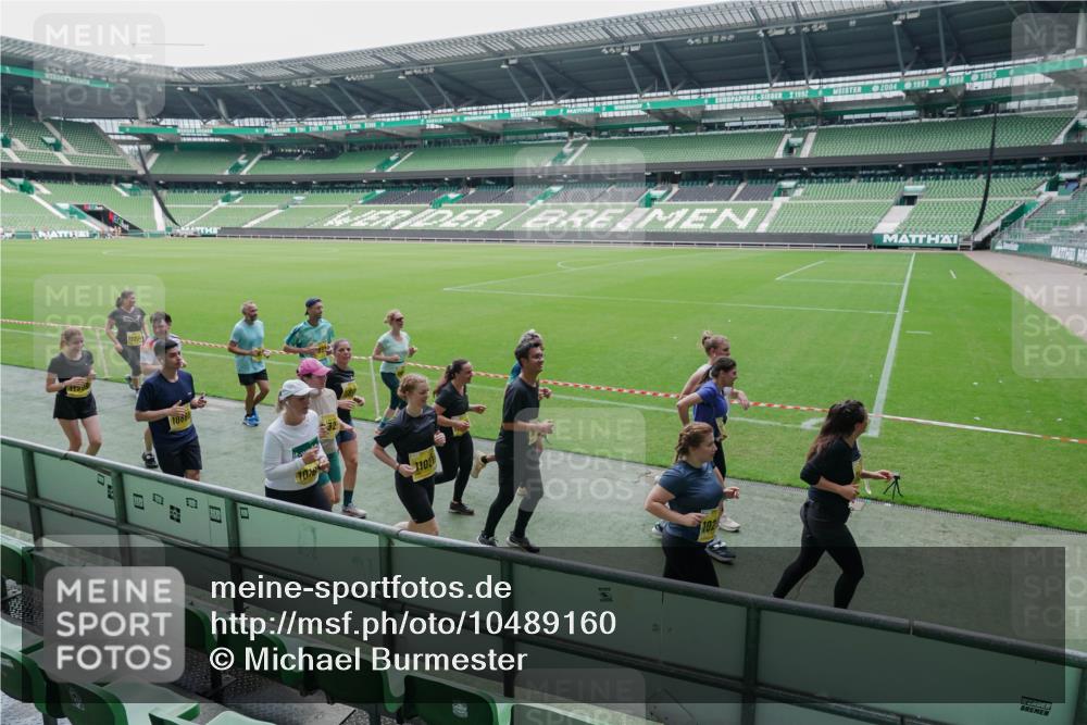 13.09.2026 - 21. swb-Marathon Bremen Michael Burmester http://msf.ph/oto/10489160 13.09.2026 10:41:33 Laufen im Stadion 10148, 10155, 10163, 10169, 10213, 10247, 10299, 10313, 10321, 10354, 10395, 10396, 10399, 10406, 10414, 10417, 10419, 10422, 10424, 10435, 10455, 10461, 10462, 10483, 10490, 10519, 10527, 10545, 10546, 10547, 10570, 10582, 10586, 10611, 10644, 10694, 10705, 10706, 10719, 10722, 10766, 10768, 10776, 10804, 10859, 10889, 10909, 10963, 10977, 11043, 11084, 11085, 11090, 11097, 11098, 11239 meine-sportfotos.de