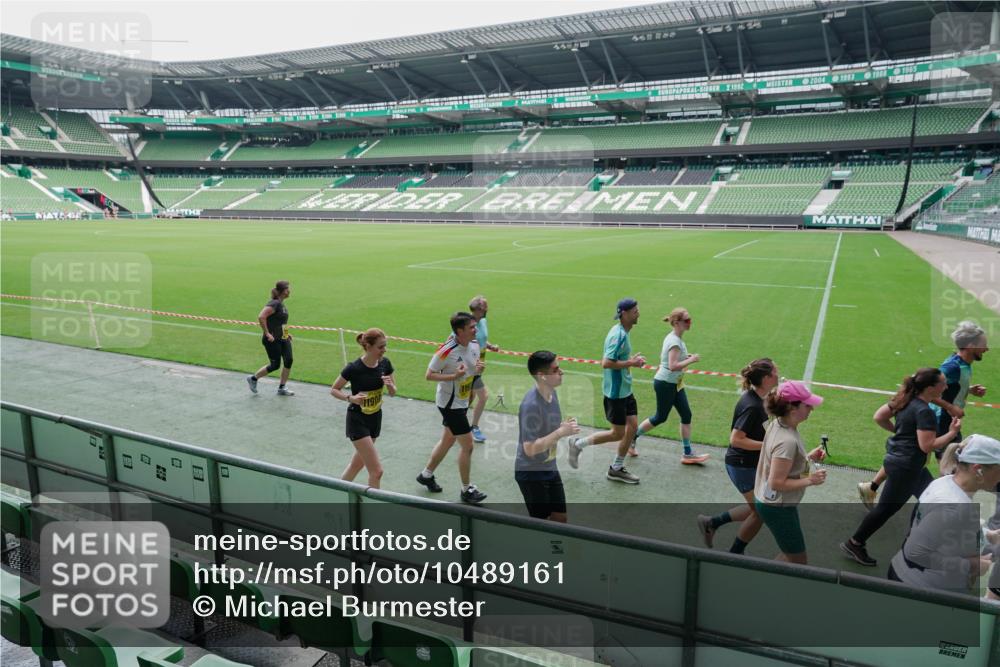 13.09.2026 - 21. swb-Marathon Bremen Michael Burmester http://msf.ph/oto/10489161 13.09.2026 10:41:35 Laufen im Stadion 10148, 10155, 10163, 10169, 10213, 10247, 10299, 10313, 10321, 10354, 10395, 10396, 10399, 10406, 10414, 10417, 10419, 10422, 10424, 10435, 10455, 10461, 10462, 10483, 10490, 10519, 10527, 10545, 10546, 10547, 10582, 10586, 10611, 10644, 10694, 10705, 10706, 10719, 10722, 10766, 10768, 10776, 10804, 10854, 10859, 10889, 10909, 10963, 10977, 11043, 11084, 11085, 11090, 11097, 11098, 11192, 11239 meine-sportfotos.de