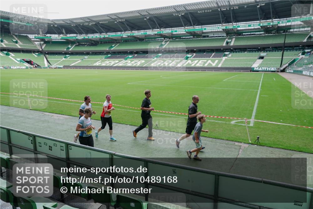 13.09.2026 - 21. swb-Marathon Bremen Michael Burmester http://msf.ph/oto/10489168 13.09.2026 10:41:44 Laufen im Stadion 10148, 10155, 10163, 10213, 10247, 10313, 10321, 10330, 10354, 10395, 10396, 10399, 10406, 10414, 10417, 10419, 10422, 10424, 10435, 10455, 10461, 10462, 10483, 10490, 10519, 10527, 10545, 10546, 10547, 10582, 10586, 10611, 10644, 10665, 10694, 10705, 10706, 10719, 10722, 10766, 10768, 10776, 10804, 10854, 10859, 10889, 10909, 10963, 10977, 11026, 11027, 11043, 11078, 11084, 11085, 11090, 11097, 11098, 11140, 11192, 11239 meine-sportfotos.de