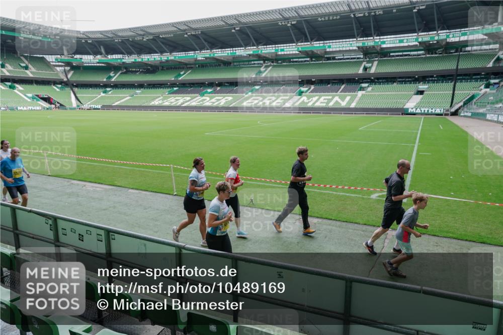 13.09.2026 - 21. swb-Marathon Bremen Michael Burmester http://msf.ph/oto/10489169 13.09.2026 10:41:45 Laufen im Stadion 10148, 10155, 10163, 10213, 10247, 10313, 10321, 10330, 10354, 10395, 10396, 10399, 10406, 10414, 10417, 10419, 10422, 10424, 10435, 10455, 10461, 10462, 10483, 10490, 10519, 10527, 10545, 10546, 10547, 10582, 10586, 10611, 10644, 10665, 10694, 10705, 10706, 10719, 10722, 10766, 10768, 10776, 10804, 10854, 10859, 10889, 10909, 10963, 10977, 11026, 11027, 11041, 11043, 11078, 11084, 11085, 11090, 11097, 11098, 11140, 11192, 11239 meine-sportfotos.de