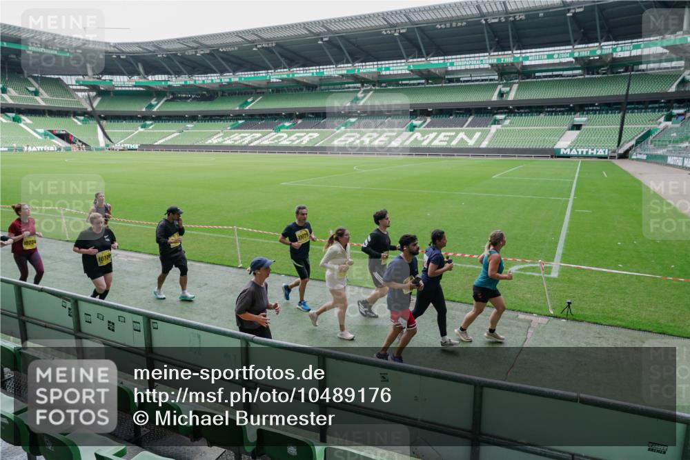 13.09.2026 - 21. swb-Marathon Bremen Michael Burmester http://msf.ph/oto/10489176 13.09.2026 10:41:52 Laufen im Stadion 10148, 10155, 10163, 10247, 10313, 10330, 10354, 10395, 10396, 10399, 10414, 10419, 10422, 10424, 10455, 10461, 10462, 10483, 10490, 10519, 10527, 10545, 10546, 10547, 10582, 10586, 10611, 10644, 10665, 10694, 10705, 10706, 10719, 10722, 10752, 10766, 10768, 10776, 10804, 10854, 10859, 10889, 10909, 10963, 10977, 11026, 11027, 11041, 11043, 11078, 11084, 11085, 11090, 11097, 11098, 11140, 11192, 11239 meine-sportfotos.de