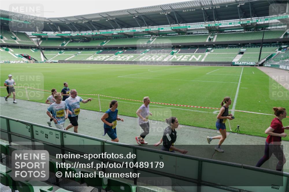 13.09.2026 - 21. swb-Marathon Bremen Michael Burmester http://msf.ph/oto/10489179 13.09.2026 10:41:56 Laufen im Stadion 10148, 10155, 10163, 10247, 10303, 10313, 10330, 10354, 10395, 10396, 10399, 10414, 10419, 10422, 10424, 10455, 10461, 10462, 10483, 10490, 10519, 10527, 10545, 10546, 10547, 10586, 10611, 10644, 10665, 10694, 10705, 10706, 10719, 10722, 10752, 10766, 10768, 10776, 10804, 10854, 10859, 10889, 10909, 10963, 10977, 11026, 11027, 11041, 11043, 11078, 11084, 11085, 11090, 11097, 11098, 11140, 11192, 11239 meine-sportfotos.de