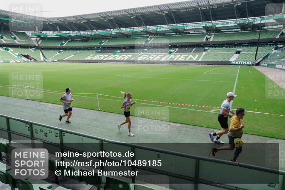 13.09.2026 - 21. swb-Marathon Bremen Michael Burmester http://msf.ph/oto/10489185 13.09.2026 10:42:01 Laufen im Stadion 10148, 10155, 10163, 10247, 10303, 10313, 10330, 10354, 10395, 10396, 10399, 10414, 10419, 10422, 10461, 10462, 10483, 10490, 10491, 10519, 10527, 10545, 10546, 10547, 10557, 10586, 10611, 10644, 10665, 10694, 10705, 10706, 10719, 10722, 10752, 10766, 10768, 10773, 10776, 10784, 10804, 10805, 10854, 10859, 10880, 10889, 10909, 10963, 10977, 11026, 11027, 11041, 11043, 11078, 11084, 11085, 11090, 11097, 11098, 11140, 11192, 11239 meine-sportfotos.de