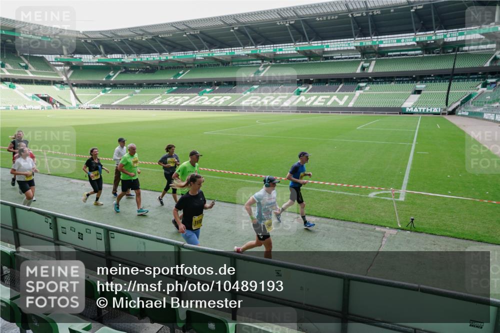 13.09.2026 - 21. swb-Marathon Bremen Michael Burmester http://msf.ph/oto/10489193 13.09.2026 10:42:11 Laufen im Stadion 10148, 10155, 10163, 10247, 10303, 10313, 10330, 10354, 10361, 10362, 10395, 10396, 10399, 10414, 10419, 10422, 10461, 10462, 10483, 10490, 10491, 10519, 10527, 10545, 10546, 10547, 10557, 10586, 10611, 10644, 10665, 10694, 10705, 10706, 10719, 10722, 10752, 10766, 10768, 10773, 10776, 10784, 10804, 10805, 10854, 10859, 10880, 10889, 10909, 10963, 10977, 11026, 11027, 11041, 11043, 11078, 11084, 11085, 11090, 11097, 11098, 11140, 11173, 11192, 11239 meine-sportfotos.de