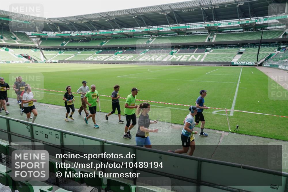 13.09.2026 - 21. swb-Marathon Bremen Michael Burmester http://msf.ph/oto/10489194 13.09.2026 10:42:12 Laufen im Stadion 10148, 10155, 10163, 10247, 10303, 10313, 10330, 10354, 10361, 10362, 10395, 10396, 10399, 10414, 10419, 10422, 10461, 10462, 10483, 10490, 10491, 10519, 10527, 10545, 10546, 10547, 10557, 10572, 10586, 10611, 10644, 10665, 10694, 10705, 10706, 10719, 10722, 10752, 10766, 10768, 10773, 10776, 10784, 10804, 10805, 10854, 10859, 10880, 10889, 10909, 10963, 10977, 11026, 11027, 11041, 11043, 11078, 11084, 11085, 11090, 11097, 11098, 11140, 11173, 11192, 11239 meine-sportfotos.de