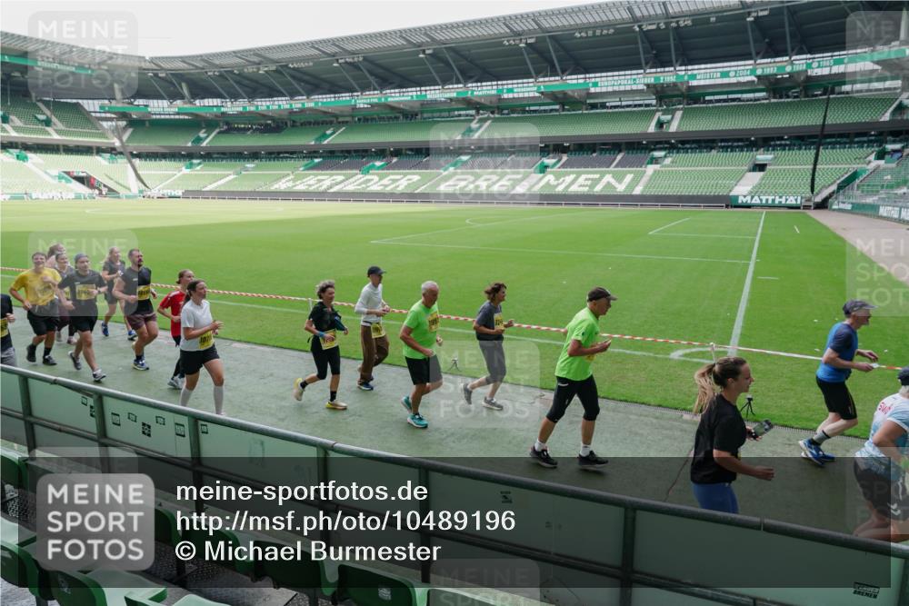 13.09.2026 - 21. swb-Marathon Bremen Michael Burmester http://msf.ph/oto/10489196 13.09.2026 10:42:13 Laufen im Stadion 10148, 10155, 10163, 10247, 10303, 10313, 10330, 10361, 10362, 10395, 10396, 10399, 10414, 10419, 10422, 10461, 10462, 10483, 10490, 10491, 10519, 10527, 10545, 10546, 10547, 10557, 10572, 10586, 10611, 10644, 10665, 10694, 10705, 10706, 10719, 10722, 10752, 10766, 10768, 10773, 10776, 10784, 10804, 10805, 10854, 10859, 10880, 10889, 10909, 10963, 10977, 11026, 11027, 11041, 11043, 11078, 11084, 11085, 11090, 11097, 11098, 11140, 11173, 11192, 11239 meine-sportfotos.de
