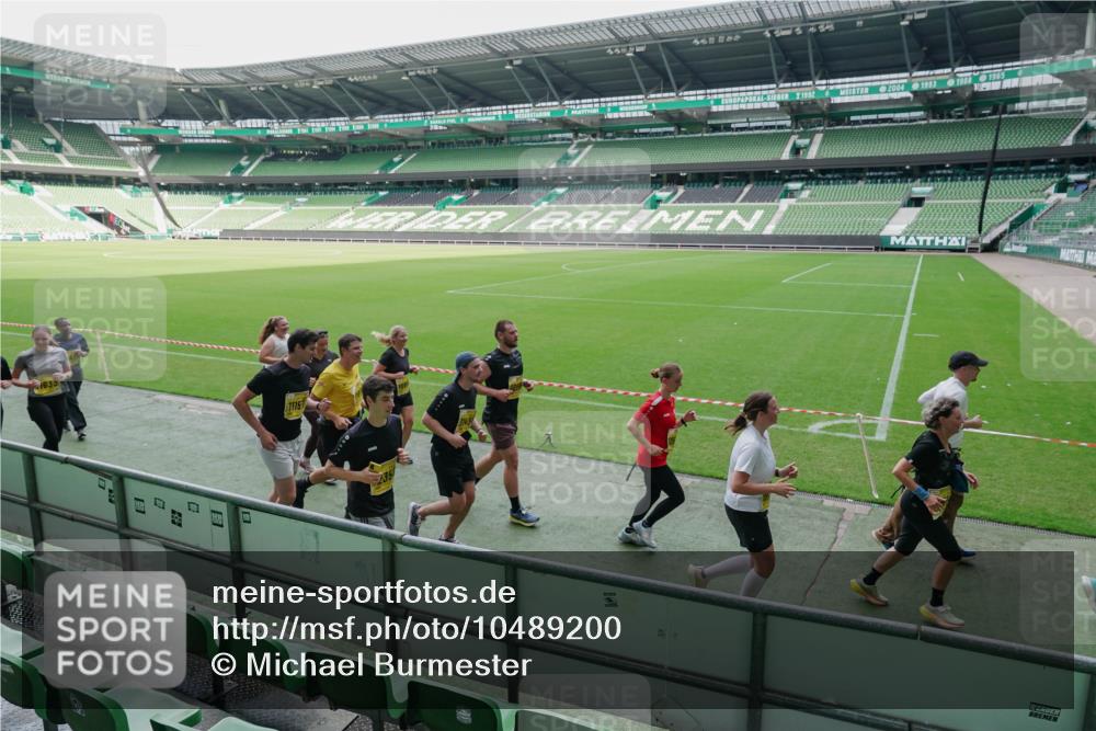 13.09.2026 - 21. swb-Marathon Bremen Michael Burmester http://msf.ph/oto/10489200 13.09.2026 10:42:15 Laufen im Stadion 10148, 10155, 10163, 10247, 10303, 10313, 10330, 10361, 10362, 10395, 10396, 10399, 10414, 10419, 10422, 10461, 10462, 10483, 10490, 10491, 10519, 10527, 10546, 10547, 10557, 10572, 10586, 10644, 10665, 10705, 10706, 10719, 10722, 10752, 10766, 10768, 10773, 10776, 10784, 10804, 10805, 10854, 10859, 10880, 10889, 10909, 10963, 10977, 11026, 11027, 11041, 11043, 11078, 11084, 11085, 11090, 11097, 11098, 11140, 11173, 11192, 11239 meine-sportfotos.de