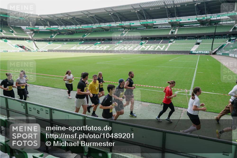 13.09.2026 - 21. swb-Marathon Bremen Michael Burmester http://msf.ph/oto/10489201 13.09.2026 10:42:15 Laufen im Stadion 10148, 10155, 10163, 10247, 10303, 10313, 10330, 10361, 10362, 10395, 10396, 10399, 10414, 10419, 10422, 10461, 10462, 10483, 10490, 10491, 10519, 10527, 10546, 10547, 10557, 10572, 10586, 10644, 10665, 10705, 10706, 10719, 10722, 10752, 10766, 10768, 10773, 10776, 10784, 10804, 10805, 10854, 10859, 10880, 10889, 10909, 10963, 10977, 11026, 11027, 11041, 11043, 11078, 11084, 11085, 11090, 11097, 11098, 11140, 11173, 11192, 11239 meine-sportfotos.de