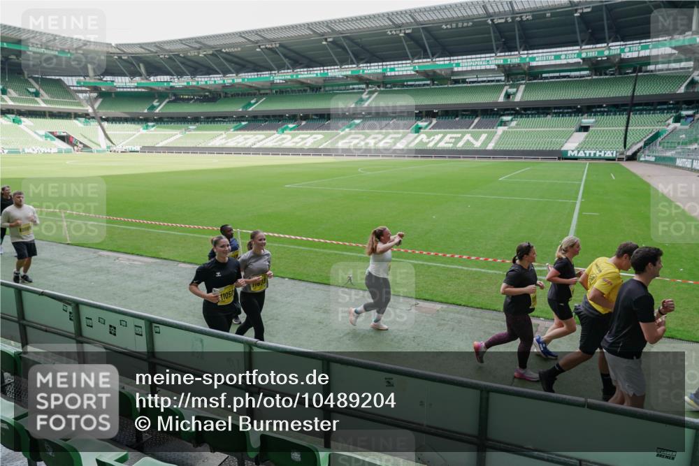 13.09.2026 - 21. swb-Marathon Bremen Michael Burmester http://msf.ph/oto/10489204 13.09.2026 10:42:17 Laufen im Stadion 10148, 10155, 10163, 10247, 10303, 10313, 10330, 10361, 10362, 10395, 10396, 10399, 10414, 10419, 10422, 10461, 10462, 10483, 10490, 10491, 10519, 10527, 10546, 10547, 10557, 10572, 10586, 10644, 10665, 10705, 10706, 10719, 10722, 10752, 10766, 10768, 10773, 10776, 10784, 10804, 10805, 10854, 10859, 10880, 10889, 10909, 10963, 10977, 11026, 11027, 11041, 11043, 11078, 11084, 11085, 11090, 11097, 11098, 11140, 11173, 11192, 11239, 11274 meine-sportfotos.de