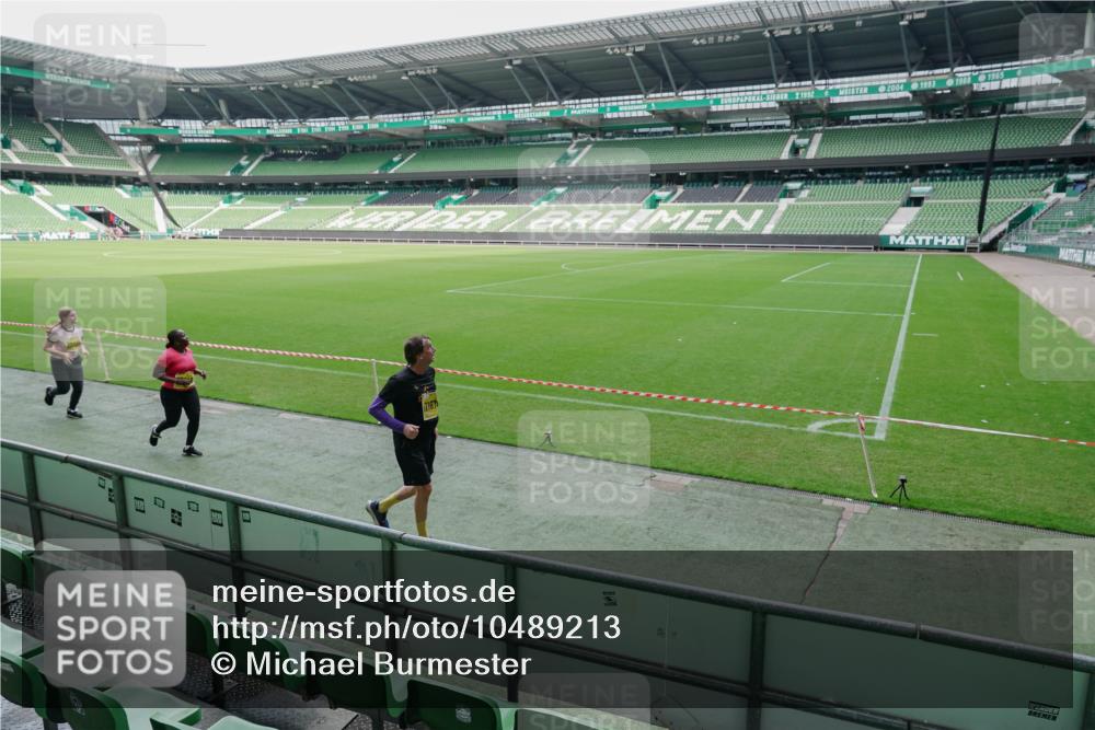 13.09.2026 - 21. swb-Marathon Bremen Michael Burmester http://msf.ph/oto/10489213 13.09.2026 10:42:31 Laufen im Stadion 10002, 10148, 10163, 10247, 10303, 10330, 10361, 10362, 10395, 10396, 10399, 10414, 10419, 10422, 10461, 10462, 10474, 10490, 10491, 10519, 10527, 10546, 10547, 10557, 10572, 10644, 10665, 10705, 10719, 10722, 10752, 10768, 10773, 10776, 10784, 10804, 10805, 10854, 10859, 10880, 10889, 10909, 10963, 10977, 11026, 11027, 11041, 11043, 11078, 11084, 11085, 11090, 11097, 11098, 11140, 11173, 11192, 11239, 11274 meine-sportfotos.de