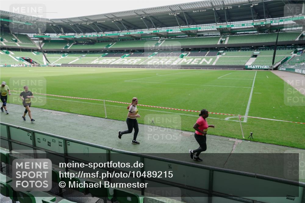 13.09.2026 - 21. swb-Marathon Bremen Michael Burmester http://msf.ph/oto/10489215 13.09.2026 10:42:34 Laufen im Stadion 10002, 10148, 10163, 10247, 10303, 10330, 10361, 10362, 10395, 10396, 10399, 10414, 10419, 10422, 10461, 10462, 10474, 10490, 10491, 10519, 10527, 10546, 10547, 10557, 10572, 10644, 10665, 10705, 10719, 10722, 10752, 10768, 10773, 10776, 10784, 10804, 10805, 10854, 10859, 10880, 10889, 10909, 10963, 10977, 11026, 11027, 11041, 11043, 11078, 11084, 11085, 11090, 11097, 11098, 11140, 11173, 11192, 11239, 11274 meine-sportfotos.de