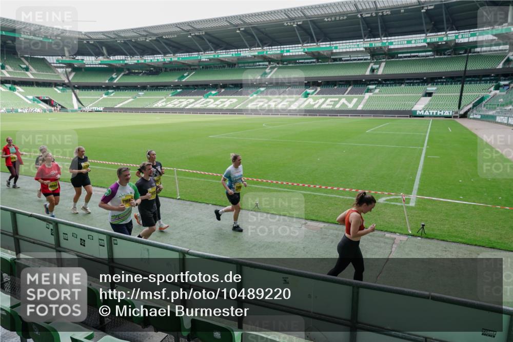 13.09.2026 - 21. swb-Marathon Bremen Michael Burmester http://msf.ph/oto/10489220 13.09.2026 10:42:41 Laufen im Stadion 10002, 10004, 10005, 10148, 10163, 10247, 10271, 10303, 10330, 10361, 10362, 10395, 10396, 10414, 10422, 10461, 10462, 10474, 10490, 10491, 10519, 10546, 10547, 10557, 10572, 10665, 10705, 10719, 10722, 10752, 10773, 10776, 10784, 10804, 10805, 10854, 10859, 10880, 10889, 10909, 10963, 10977, 11026, 11027, 11041, 11043, 11078, 11084, 11085, 11090, 11097, 11098, 11140, 11173, 11192, 11239, 11274, 11535 meine-sportfotos.de