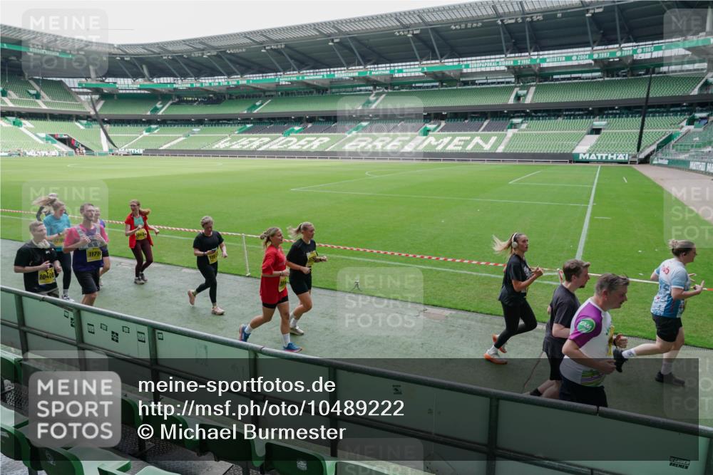 13.09.2026 - 21. swb-Marathon Bremen Michael Burmester http://msf.ph/oto/10489222 13.09.2026 10:42:43 Laufen im Stadion 10002, 10004, 10005, 10148, 10163, 10247, 10271, 10303, 10330, 10361, 10362, 10395, 10396, 10402, 10422, 10461, 10462, 10474, 10490, 10491, 10519, 10546, 10547, 10557, 10572, 10665, 10705, 10719, 10722, 10752, 10773, 10776, 10784, 10805, 10854, 10859, 10880, 10889, 10909, 10963, 10977, 11026, 11027, 11041, 11043, 11078, 11084, 11085, 11090, 11097, 11098, 11140, 11173, 11192, 11239, 11274, 11482, 11535 meine-sportfotos.de