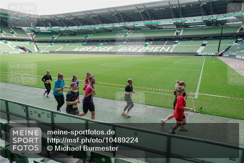 13.09.2026 - 21. swb-Marathon Bremen Michael Burmester http://msf.ph/oto/10489224 13.09.2026 10:42:44 Laufen im Stadion 10002, 10004, 10005, 10148, 10163, 10271, 10303, 10330, 10361, 10362, 10395, 10396, 10402, 10422, 10461, 10462, 10474, 10490, 10491, 10519, 10546, 10547, 10557, 10572, 10665, 10705, 10719, 10722, 10752, 10773, 10776, 10784, 10805, 10854, 10859, 10880, 10889, 10909, 10963, 10977, 11026, 11027, 11041, 11043, 11078, 11084, 11085, 11090, 11097, 11098, 11140, 11173, 11192, 11239, 11274, 11482, 11535 meine-sportfotos.de