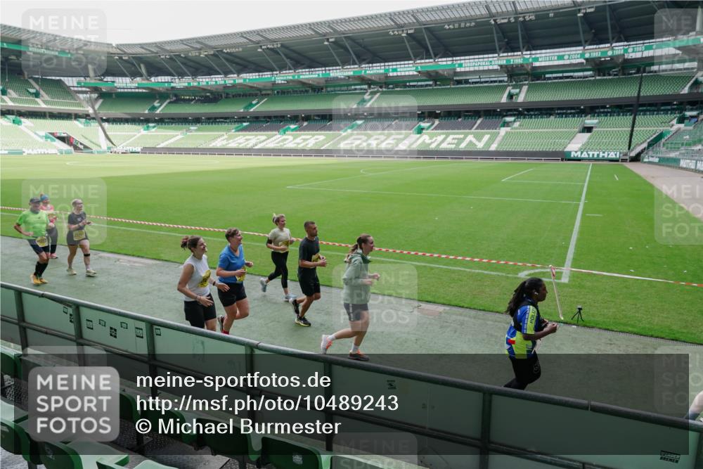 13.09.2026 - 21. swb-Marathon Bremen Michael Burmester http://msf.ph/oto/10489243 13.09.2026 10:43:15 Laufen im Stadion 10002, 10004, 10005, 10148, 10271, 10303, 10325, 10330, 10335, 10361, 10362, 10395, 10396, 10402, 10459, 10474, 10490, 10491, 10513, 10519, 10546, 10557, 10572, 10605, 10606, 10665, 10752, 10756, 10773, 10779, 10784, 10805, 10854, 10880, 10882, 10899, 10900, 10909, 10963, 10977, 10997, 11026, 11027, 11041, 11078, 11084, 11085, 11090, 11097, 11098, 11140, 11173, 11192, 11217, 11264, 11274, 11333, 11337, 11448, 11456, 11461, 11482, 11535 meine-sportfotos.de