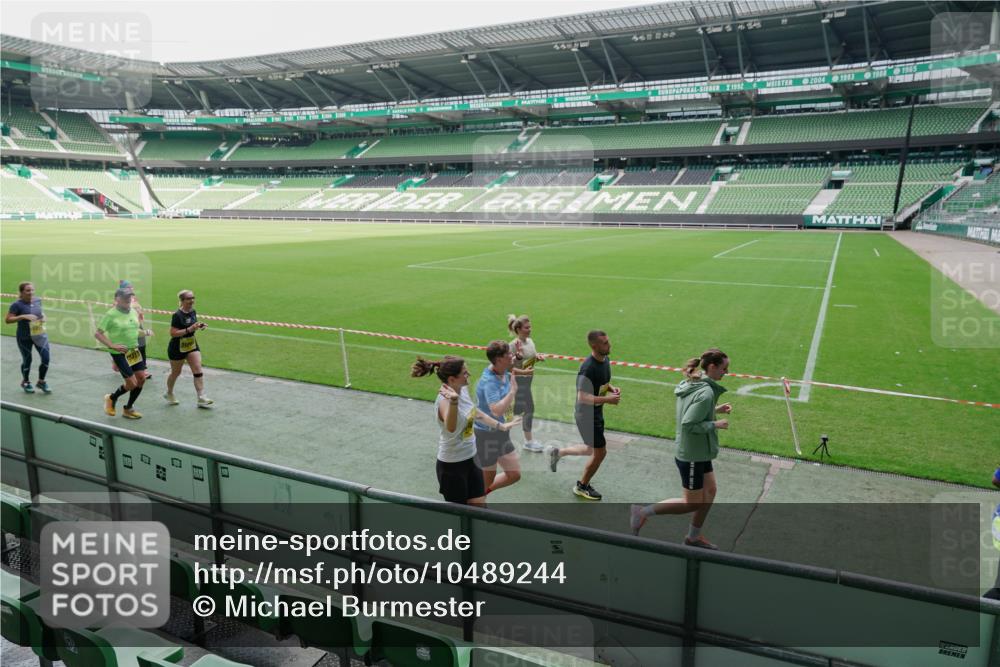 13.09.2026 - 21. swb-Marathon Bremen Michael Burmester http://msf.ph/oto/10489244 13.09.2026 10:43:16 Laufen im Stadion 10002, 10004, 10005, 10148, 10271, 10303, 10325, 10330, 10335, 10361, 10362, 10395, 10396, 10402, 10459, 10474, 10490, 10491, 10513, 10519, 10546, 10557, 10572, 10605, 10606, 10665, 10752, 10756, 10773, 10779, 10784, 10805, 10854, 10880, 10882, 10899, 10900, 10909, 10963, 10977, 10997, 11026, 11027, 11041, 11078, 11084, 11085, 11090, 11097, 11098, 11140, 11173, 11192, 11217, 11264, 11274, 11333, 11337, 11448, 11456, 11461, 11482, 11535 meine-sportfotos.de