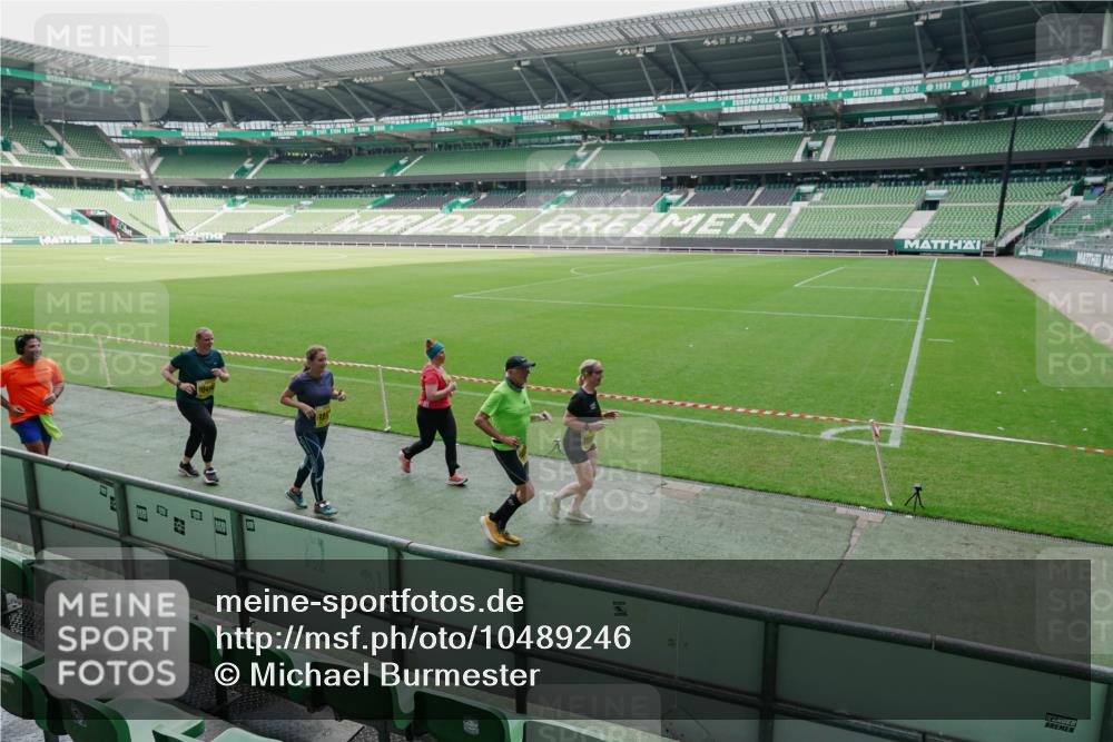 13.09.2026 - 21. swb-Marathon Bremen Michael Burmester http://msf.ph/oto/10489246 13.09.2026 10:43:18 Laufen im Stadion 10002, 10004, 10005, 10148, 10271, 10303, 10325, 10330, 10335, 10361, 10362, 10395, 10396, 10402, 10459, 10474, 10490, 10491, 10513, 10519, 10546, 10557, 10572, 10605, 10606, 10665, 10752, 10756, 10773, 10779, 10784, 10805, 10854, 10880, 10882, 10899, 10900, 10909, 10963, 10977, 10997, 11026, 11027, 11041, 11078, 11084, 11085, 11090, 11097, 11098, 11140, 11173, 11192, 11217, 11264, 11274, 11333, 11337, 11448, 11456, 11461, 11482, 11535 meine-sportfotos.de