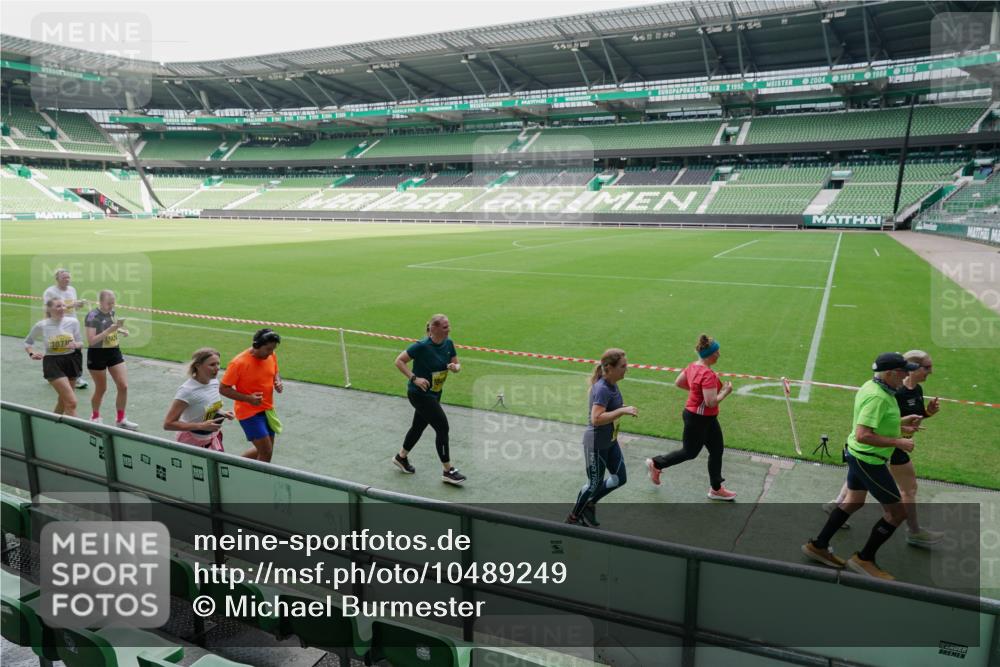 13.09.2026 - 21. swb-Marathon Bremen Michael Burmester http://msf.ph/oto/10489249 13.09.2026 10:43:20 Laufen im Stadion 10002, 10004, 10005, 10148, 10271, 10303, 10325, 10330, 10335, 10361, 10362, 10395, 10396, 10402, 10459, 10474, 10490, 10491, 10513, 10519, 10557, 10572, 10605, 10606, 10665, 10752, 10756, 10773, 10779, 10784, 10805, 10854, 10880, 10882, 10899, 10900, 10909, 10963, 10997, 11026, 11027, 11041, 11078, 11084, 11085, 11090, 11097, 11098, 11140, 11173, 11192, 11217, 11264, 11274, 11333, 11337, 11355, 11448, 11456, 11461, 11482, 11535 meine-sportfotos.de