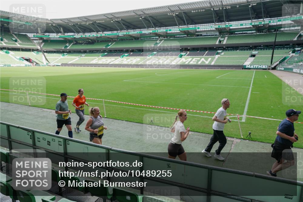 13.09.2026 - 21. swb-Marathon Bremen Michael Burmester http://msf.ph/oto/10489255 13.09.2026 10:43:25 Laufen im Stadion 10002, 10004, 10005, 10148, 10271, 10303, 10325, 10330, 10335, 10361, 10362, 10395, 10396, 10402, 10459, 10474, 10490, 10491, 10513, 10519, 10557, 10572, 10605, 10606, 10629, 10665, 10752, 10756, 10773, 10779, 10784, 10805, 10854, 10880, 10882, 10899, 10900, 10909, 10963, 10997, 11026, 11027, 11041, 11078, 11084, 11085, 11090, 11097, 11098, 11140, 11173, 11192, 11217, 11264, 11274, 11307, 11333, 11337, 11355, 11408, 11448, 11456, 11461, 11482, 11535 meine-sportfotos.de