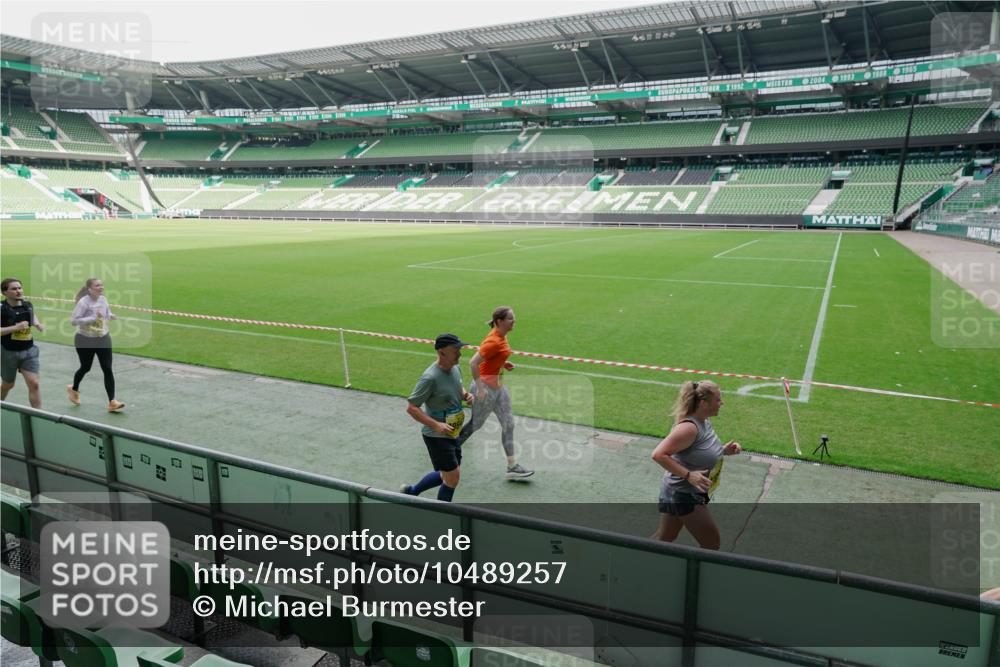 13.09.2026 - 21. swb-Marathon Bremen Michael Burmester http://msf.ph/oto/10489257 13.09.2026 10:43:26 Laufen im Stadion 10002, 10004, 10005, 10148, 10271, 10303, 10325, 10330, 10335, 10361, 10362, 10395, 10396, 10402, 10459, 10474, 10490, 10491, 10513, 10519, 10557, 10572, 10605, 10606, 10629, 10665, 10752, 10756, 10773, 10779, 10784, 10805, 10854, 10880, 10882, 10899, 10900, 10997, 11026, 11027, 11041, 11078, 11084, 11085, 11090, 11097, 11098, 11140, 11173, 11192, 11217, 11264, 11274, 11307, 11333, 11337, 11355, 11408, 11448, 11456, 11461, 11482, 11535 meine-sportfotos.de
