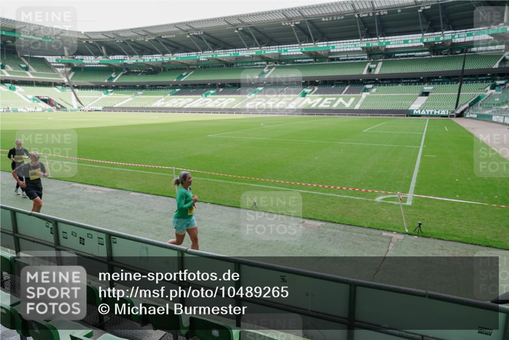 13.09.2026 - 21. swb-Marathon Bremen Michael Burmester http://msf.ph/oto/10489265 13.09.2026 10:43:39 Laufen im Stadion 10002, 10004, 10005, 10148, 10176, 10271, 10295, 10303, 10325, 10330, 10335, 10361, 10362, 10395, 10396, 10402, 10459, 10474, 10490, 10491, 10513, 10557, 10572, 10605, 10606, 10629, 10665, 10752, 10756, 10773, 10779, 10784, 10805, 10854, 10880, 10882, 10899, 10900, 10997, 10999, 11026, 11027, 11041, 11078, 11090, 11097, 11098, 11140, 11173, 11192, 11217, 11233, 11264, 11274, 11307, 11333, 11337, 11355, 11385, 11408, 11448, 11456, 11461, 11482, 11535, 11943 meine-sportfotos.de