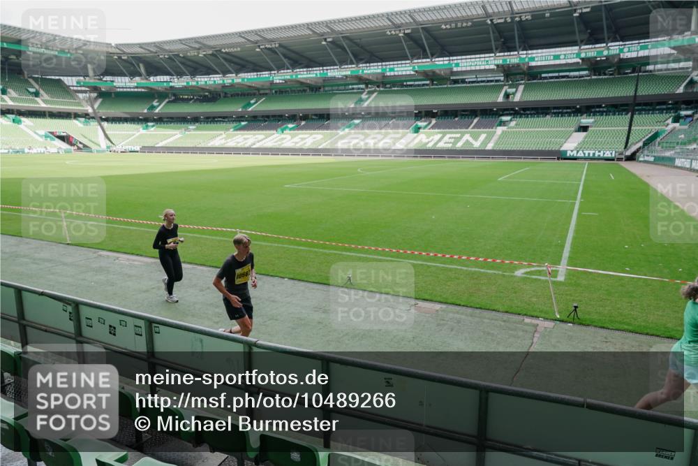 13.09.2026 - 21. swb-Marathon Bremen Michael Burmester http://msf.ph/oto/10489266 13.09.2026 10:43:40 Laufen im Stadion 10002, 10004, 10005, 10148, 10176, 10271, 10295, 10303, 10325, 10330, 10335, 10361, 10362, 10395, 10396, 10402, 10459, 10474, 10490, 10491, 10513, 10557, 10572, 10605, 10606, 10629, 10665, 10752, 10756, 10773, 10779, 10784, 10805, 10854, 10880, 10882, 10899, 10900, 10997, 10999, 11026, 11027, 11041, 11078, 11090, 11097, 11098, 11140, 11173, 11192, 11217, 11233, 11264, 11274, 11307, 11333, 11337, 11355, 11385, 11408, 11448, 11456, 11461, 11482, 11535, 11943 meine-sportfotos.de