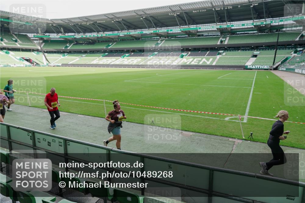 13.09.2026 - 21. swb-Marathon Bremen Michael Burmester http://msf.ph/oto/10489268 13.09.2026 10:43:43 Laufen im Stadion 10002, 10004, 10005, 10176, 10271, 10295, 10303, 10325, 10330, 10335, 10361, 10362, 10402, 10459, 10474, 10490, 10491, 10513, 10557, 10572, 10605, 10606, 10629, 10665, 10752, 10756, 10773, 10779, 10784, 10805, 10854, 10880, 10882, 10899, 10900, 10997, 10999, 11026, 11027, 11041, 11078, 11090, 11140, 11173, 11192, 11217, 11233, 11264, 11274, 11307, 11333, 11337, 11355, 11385, 11408, 11448, 11456, 11461, 11482, 11535, 11943 meine-sportfotos.de