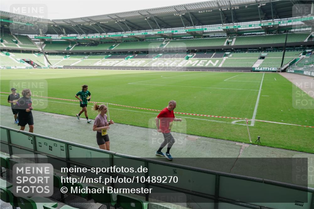 13.09.2026 - 21. swb-Marathon Bremen Michael Burmester http://msf.ph/oto/10489270 13.09.2026 10:43:45 Laufen im Stadion 10002, 10004, 10005, 10176, 10191, 10271, 10295, 10303, 10325, 10330, 10335, 10361, 10362, 10402, 10459, 10474, 10490, 10491, 10513, 10557, 10572, 10605, 10606, 10629, 10665, 10752, 10756, 10773, 10779, 10784, 10805, 10854, 10880, 10882, 10899, 10900, 10997, 10999, 11026, 11027, 11041, 11078, 11140, 11173, 11192, 11217, 11233, 11264, 11274, 11307, 11333, 11337, 11355, 11385, 11408, 11448, 11456, 11461, 11482, 11535, 11629, 11943 meine-sportfotos.de