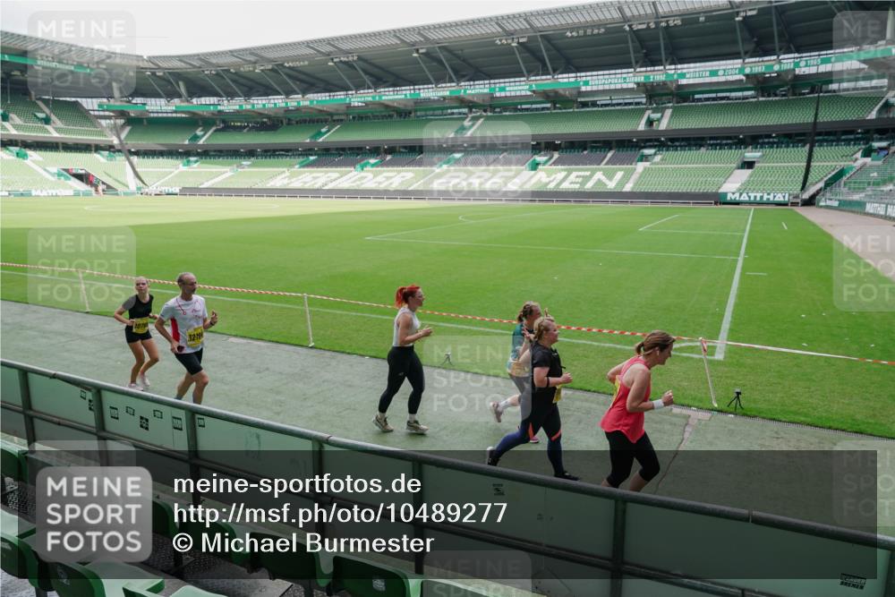 13.09.2026 - 21. swb-Marathon Bremen Michael Burmester http://msf.ph/oto/10489277 13.09.2026 10:43:53 Laufen im Stadion 10002, 10004, 10005, 10176, 10191, 10192, 10271, 10295, 10303, 10325, 10330, 10335, 10361, 10362, 10402, 10459, 10474, 10491, 10513, 10557, 10572, 10605, 10606, 10629, 10752, 10756, 10773, 10779, 10784, 10805, 10880, 10882, 10899, 10900, 10997, 10999, 11026, 11041, 11078, 11173, 11217, 11233, 11264, 11274, 11307, 11333, 11337, 11355, 11385, 11408, 11448, 11456, 11461, 11482, 11535, 11629, 11943, 12311 meine-sportfotos.de