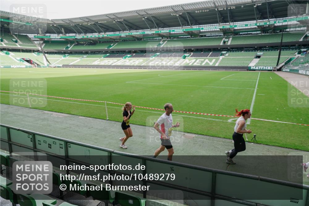 13.09.2026 - 21. swb-Marathon Bremen Michael Burmester http://msf.ph/oto/10489279 13.09.2026 10:43:55 Laufen im Stadion 10002, 10004, 10005, 10176, 10191, 10192, 10271, 10295, 10303, 10325, 10330, 10335, 10361, 10362, 10402, 10459, 10474, 10491, 10513, 10557, 10572, 10605, 10606, 10629, 10752, 10756, 10773, 10779, 10784, 10805, 10880, 10882, 10899, 10900, 10997, 10999, 11026, 11041, 11078, 11173, 11217, 11233, 11264, 11274, 11307, 11333, 11337, 11355, 11385, 11408, 11448, 11456, 11461, 11482, 11535, 11629, 11943, 12311, 10163 meine-sportfotos.de