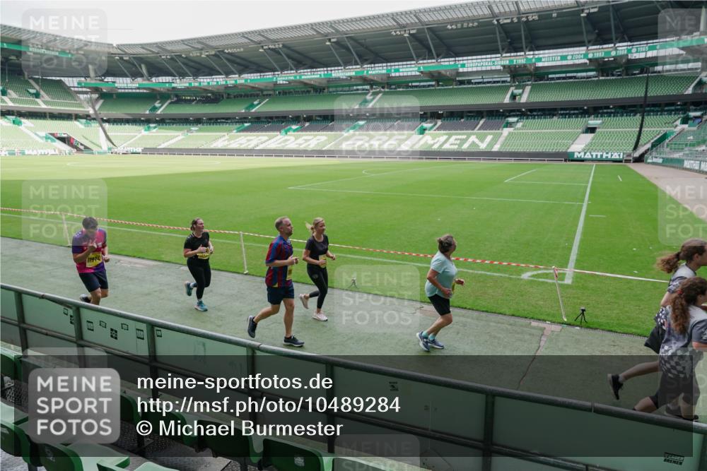 13.09.2026 - 21. swb-Marathon Bremen Michael Burmester http://msf.ph/oto/10489284 13.09.2026 10:44:05 Laufen im Stadion 10002, 10004, 10005, 10176, 10191, 10192, 10271, 10295, 10303, 10325, 10335, 10361, 10362, 10402, 10459, 10474, 10491, 10513, 10557, 10572, 10605, 10606, 10629, 10679, 10713, 10756, 10773, 10779, 10784, 10805, 10880, 10882, 10899, 10900, 10997, 10999, 11173, 11217, 11233, 11264, 11274, 11307, 11333, 11337, 11355, 11385, 11408, 11448, 11456, 11461, 11482, 11535, 11629, 11943, 12311, 12321, 10163 meine-sportfotos.de
