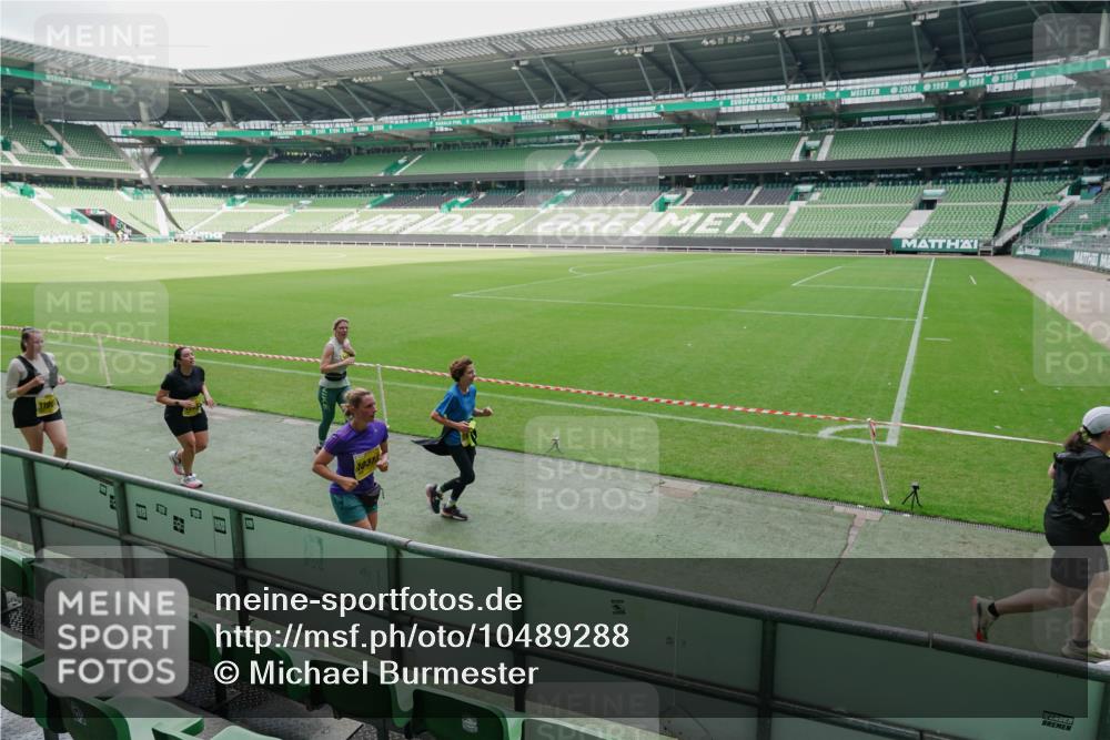 13.09.2026 - 21. swb-Marathon Bremen Michael Burmester http://msf.ph/oto/10489288 13.09.2026 10:44:13 Laufen im Stadion 10002, 10004, 10005, 10176, 10191, 10192, 10271, 10295, 10325, 10335, 10361, 10362, 10402, 10459, 10474, 10513, 10557, 10572, 10605, 10606, 10629, 10679, 10713, 10756, 10779, 10784, 10805, 10882, 10899, 10900, 10997, 10999, 11081, 11173, 11217, 11233, 11264, 11274, 11307, 11333, 11337, 11355, 11385, 11408, 11448, 11456, 11461, 11482, 11495, 11535, 11629, 11932, 11943, 12151, 12226, 12311, 12321, 10163 meine-sportfotos.de