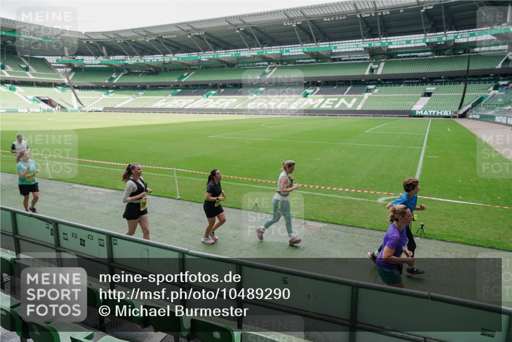 13.09.2026 - 21. swb-Marathon Bremen Michael Burmester http://msf.ph/oto/10489290 13.09.2026 10:44:15 Laufen im Stadion 10002, 10004, 10005, 10176, 10191, 10192, 10271, 10295, 10325, 10335, 10361, 10362, 10402, 10459, 10474, 10513, 10572, 10605, 10606, 10629, 10679, 10713, 10756, 10779, 10882, 10899, 10900, 10997, 10999, 11081, 11173, 11217, 11233, 11264, 11274, 11307, 11333, 11337, 11355, 11385, 11408, 11448, 11456, 11461, 11482, 11495, 11535, 11629, 11932, 11943, 12151, 12226, 12311, 12321, 10163 meine-sportfotos.de