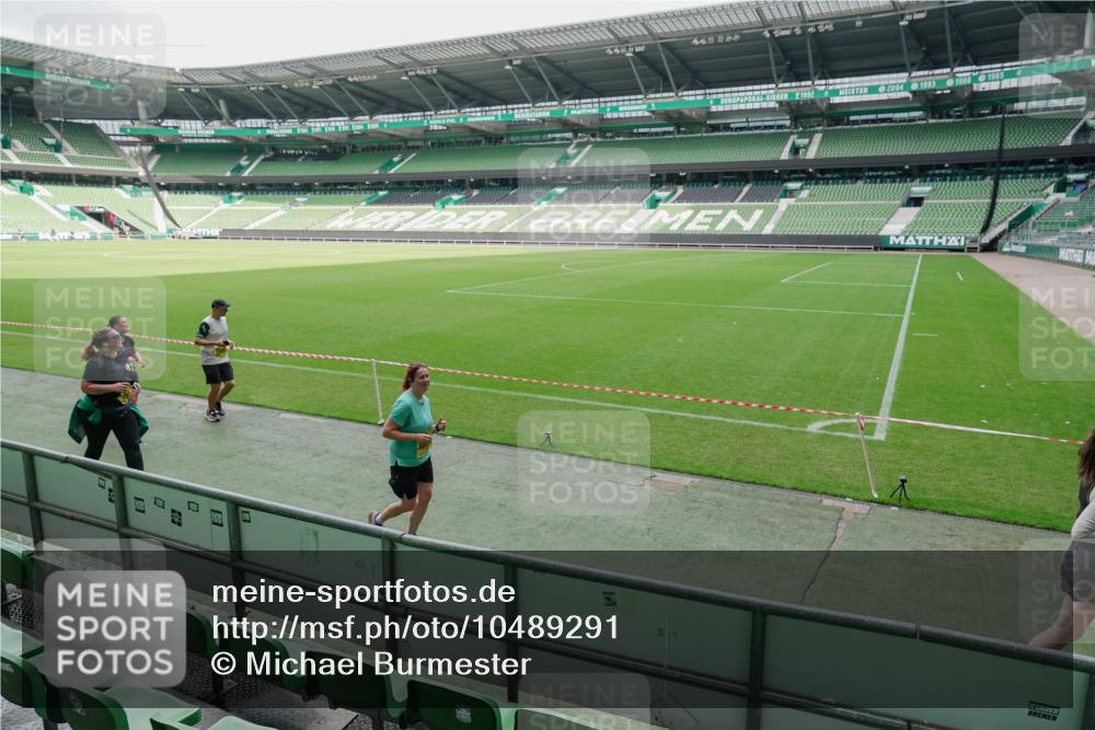 13.09.2026 - 21. swb-Marathon Bremen Michael Burmester http://msf.ph/oto/10489291 13.09.2026 10:44:17 Laufen im Stadion 10002, 10004, 10005, 10176, 10191, 10192, 10271, 10295, 10325, 10335, 10361, 10362, 10402, 10459, 10474, 10513, 10572, 10605, 10606, 10629, 10679, 10713, 10756, 10779, 10882, 10899, 10900, 10997, 10999, 11081, 11173, 11217, 11233, 11264, 11274, 11307, 11333, 11337, 11355, 11385, 11408, 11448, 11456, 11461, 11482, 11495, 11535, 11629, 11932, 11943, 12151, 12226, 12311, 12321, 10163 meine-sportfotos.de